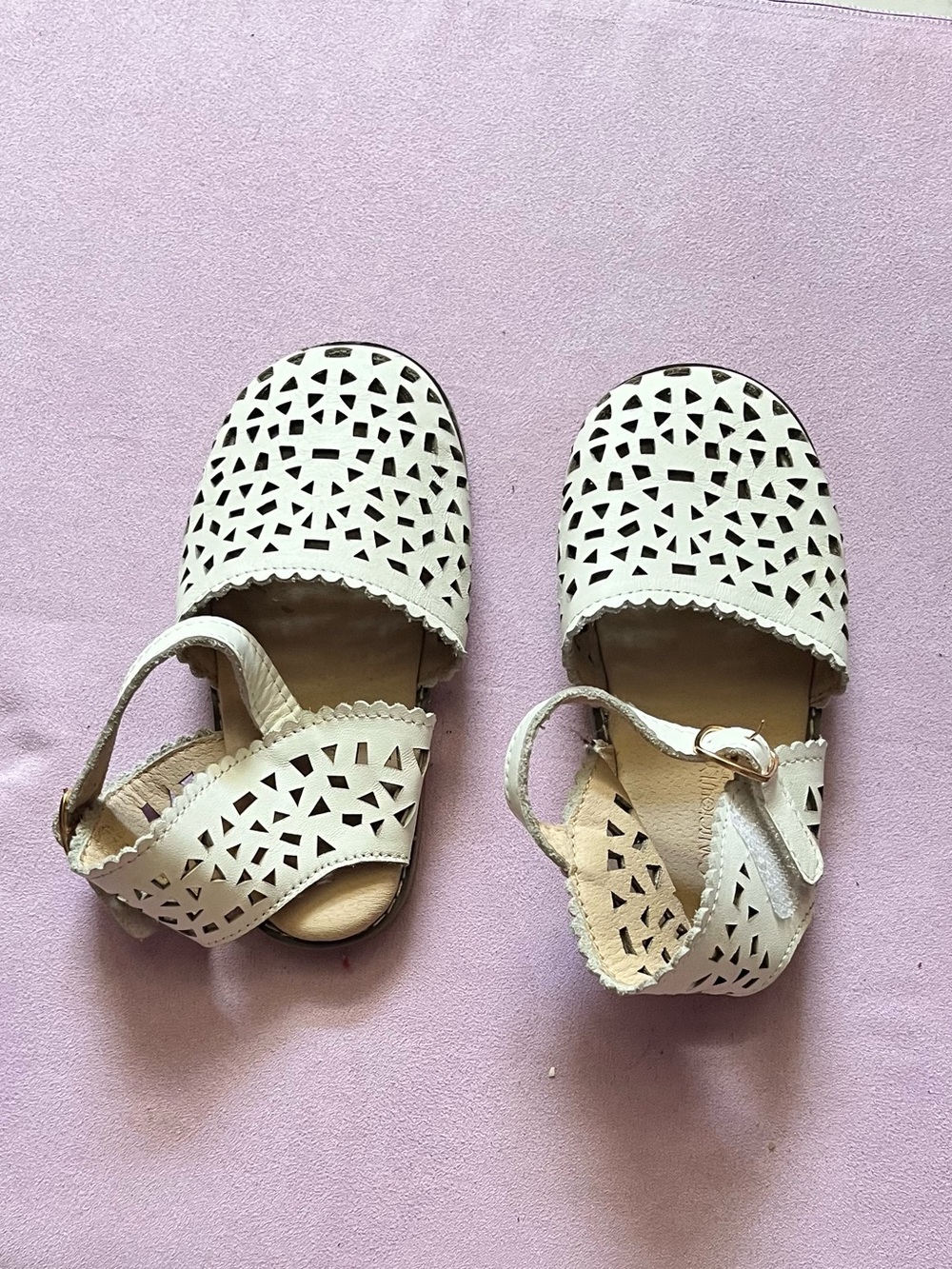 Consciously baby White Kids Open-Toe Sandals with Cutout Design